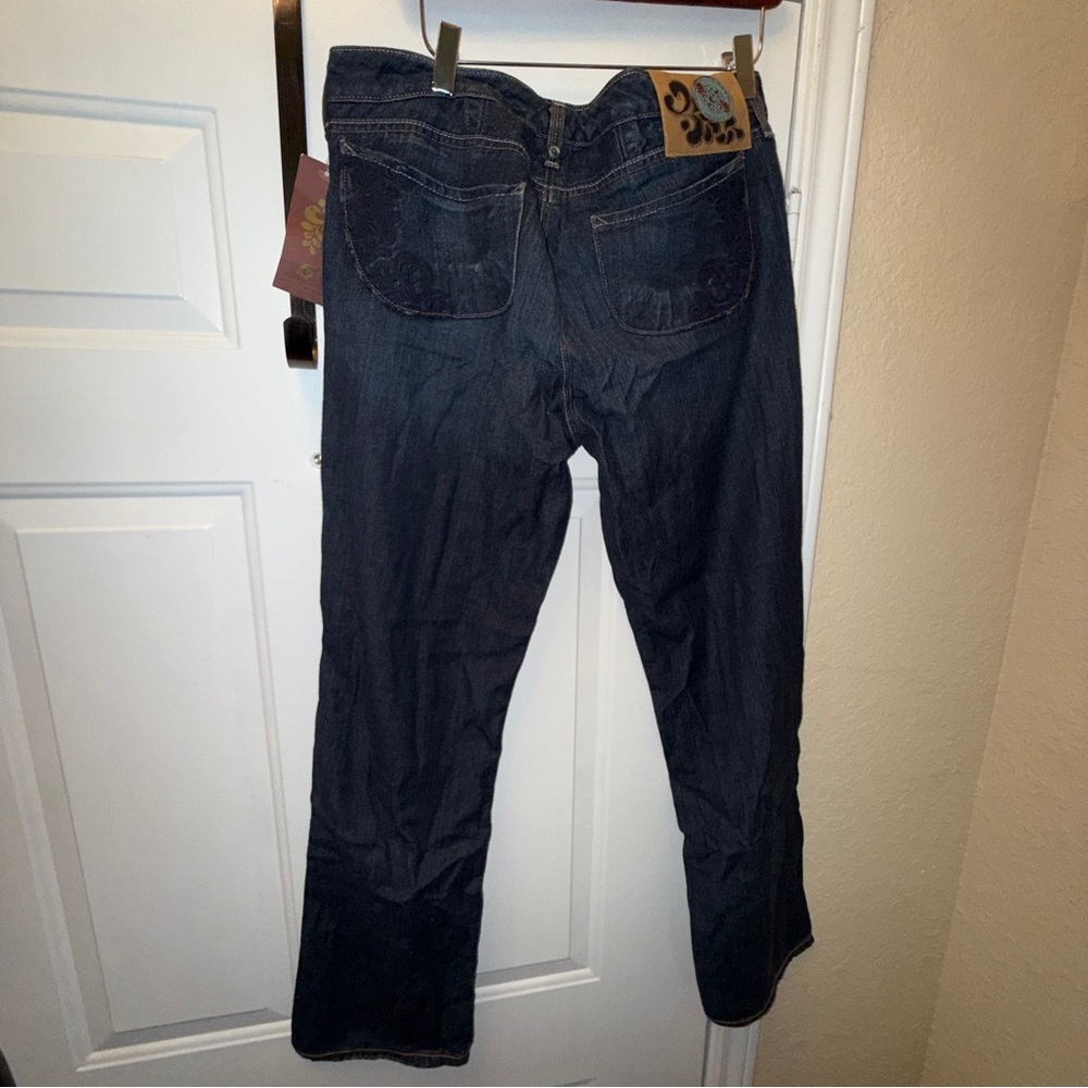 Elegant Black Boot Cut Jeans - Picture 5 of 9